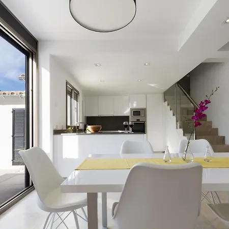 Holland 11 Порт-де-Польєнса