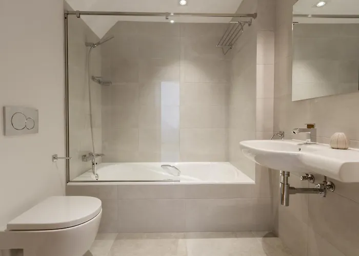 Alpstuga Holland 11 *